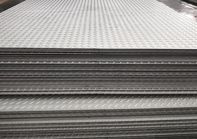 泰州不锈钢花纹板